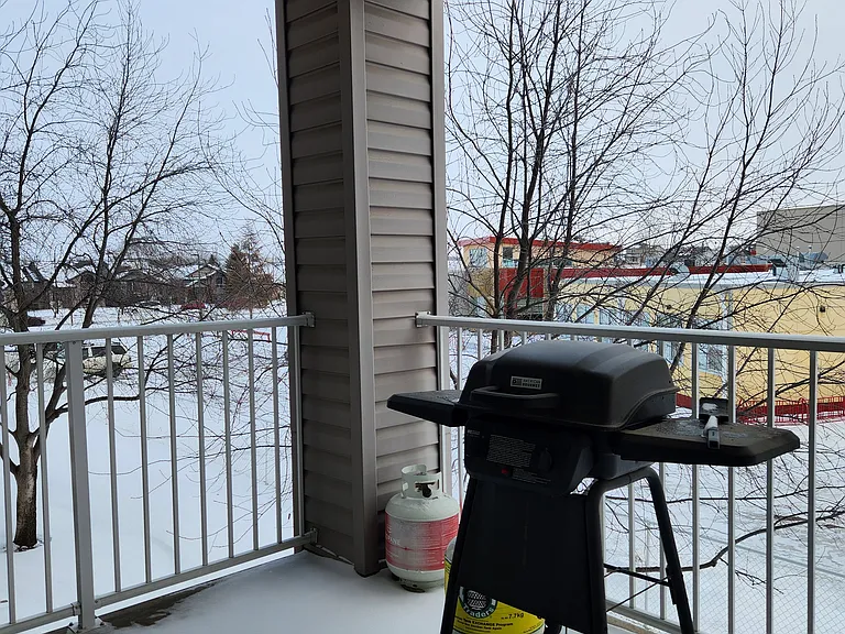 60 Lawford Ave #214 — Photo 7