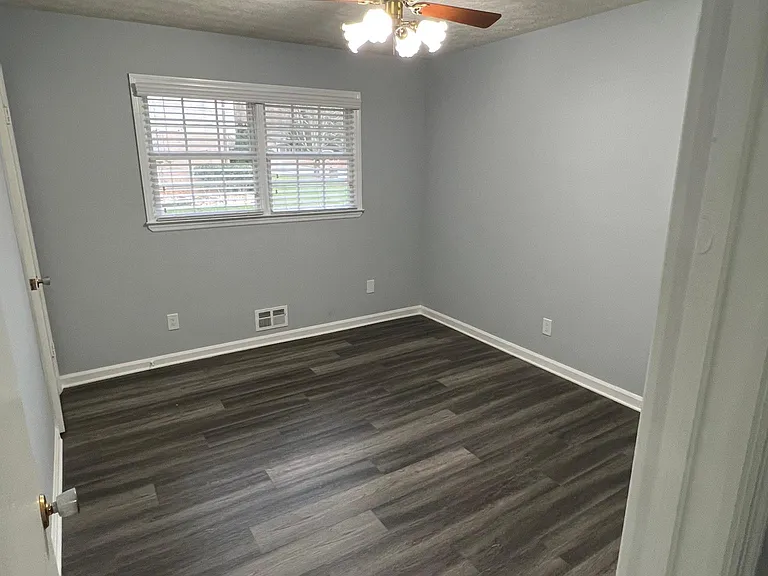 6959 Lockridge Dr — Photo 28