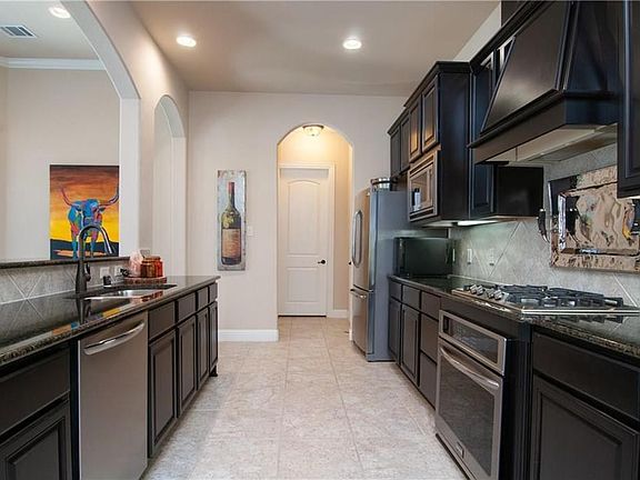 4th image of 557 Cotley Dr