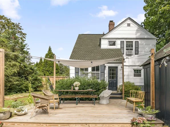 98 Montauk, Quogue, NY 11959