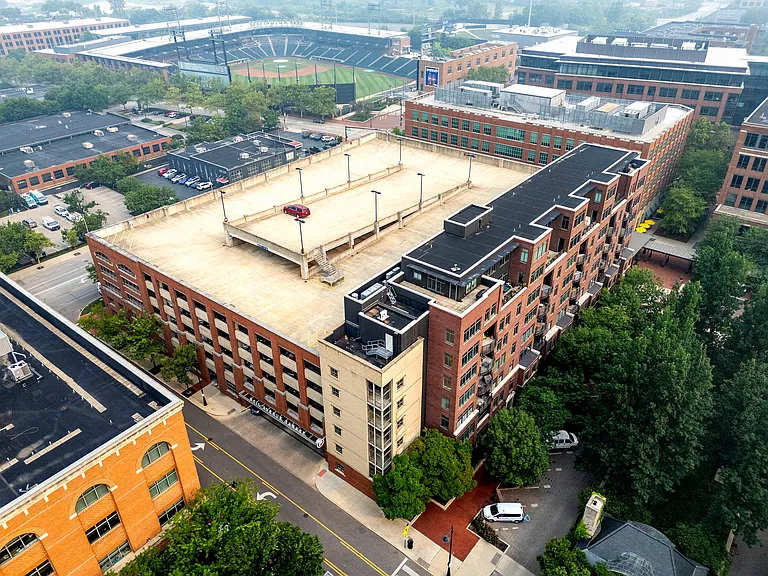 251 Daniel Burnham Sq #701 — Photo 39