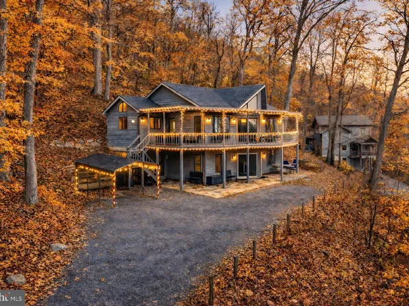 579 Bobcat Dr, Berkeley Springs, WV 25411