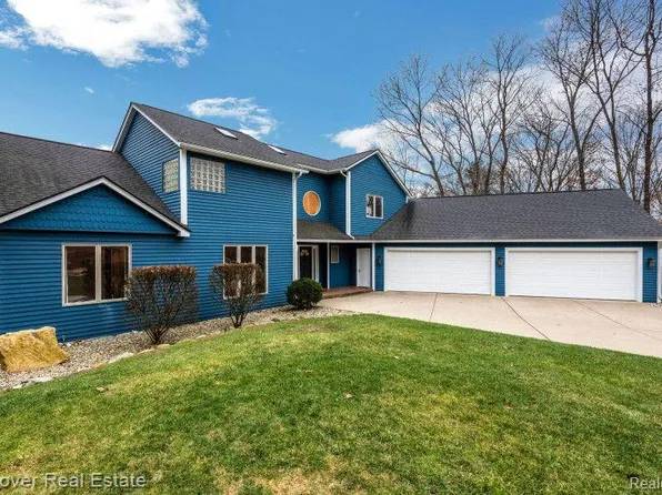 9581 Autumnwood Cir, Kalamazoo, MI 49009