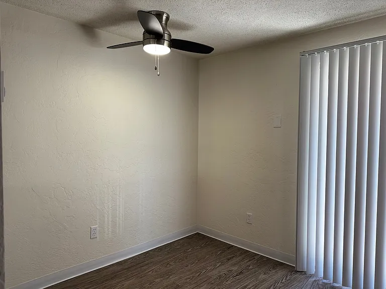 Gateway Village Apartments — Photo 16