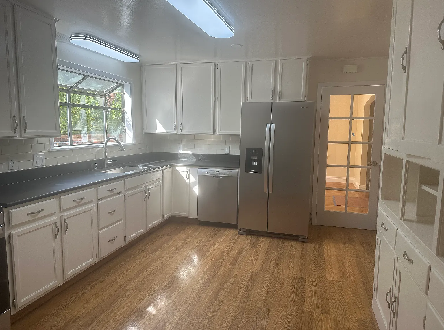 4 bed, 2200 sqft, $6,500 — Photo 2