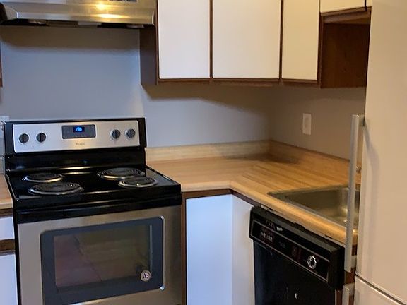 2nd image of 1328 Bradley Dr #14a8cf731