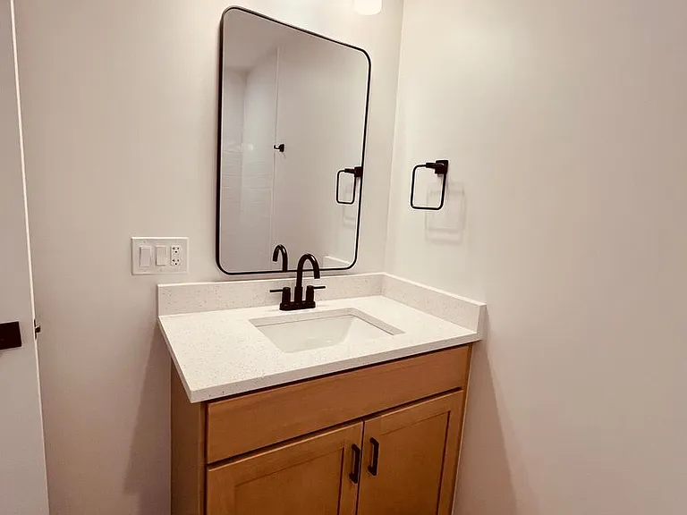 2306 N Hoyne Ave — Photo 14