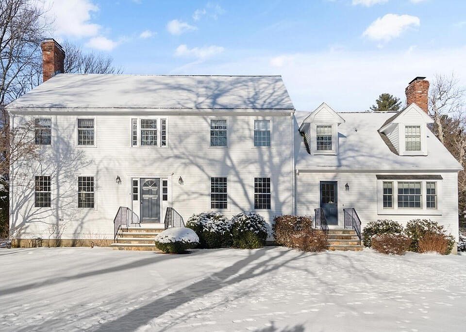 1st image of 35 Munnings Dr