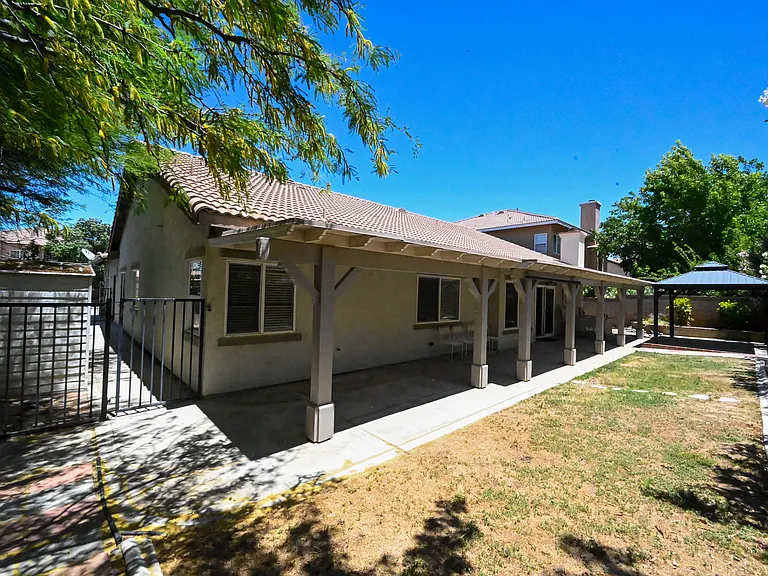 4208 Grandview Dr — Photo 42