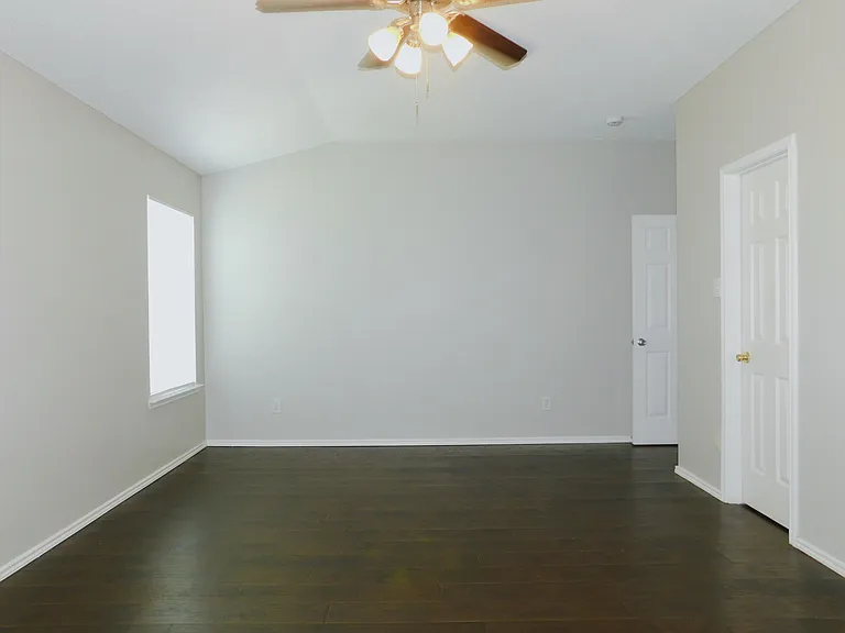 1648 Crown Point Dr — Photo 12