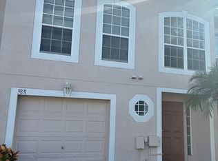 9831 Ashburn Lake Dr, Tampa, FL 33610