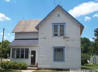 209 Division St S, Morristown, MN 55052