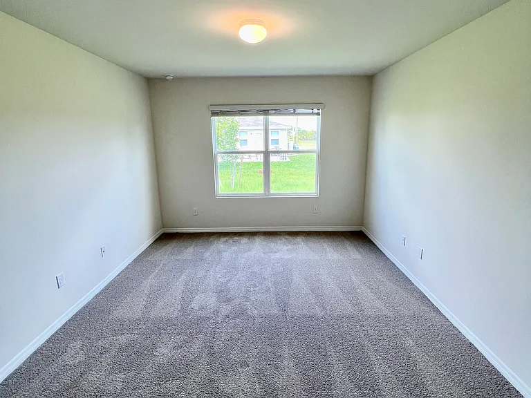 2518 NE 6th Pl — Photo 13