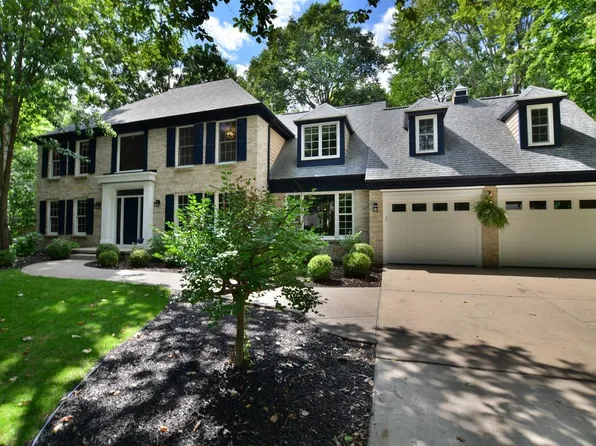 6109 Pinewood Dr, Midland, MI 48640