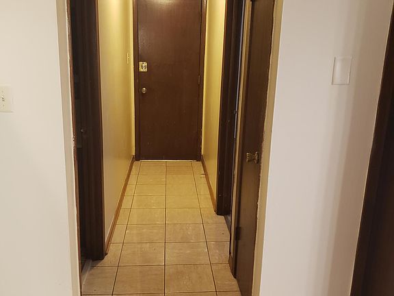 5th image of 15031 Dobson Ave APT 1