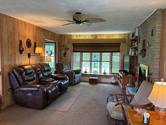 4th image of 593 Shackelton Point Rd