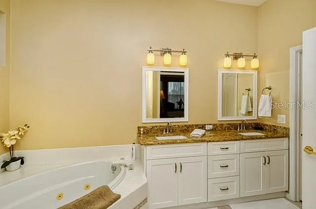 9480 Forest Hills Cir — Photo 21