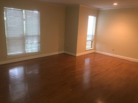 2nd image of 2510 Cranbrook Ln APT 7