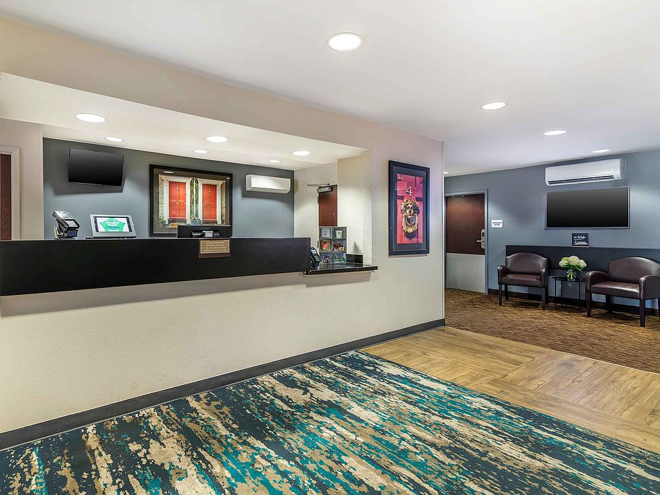 Lobby and Guest Check-in