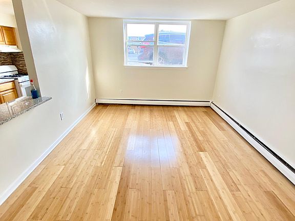 3rd image of 158 High St APT A7