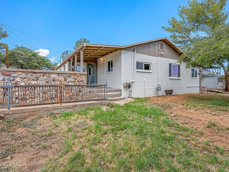 730 N Robles Rd — Photo 28