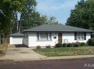 1003 Charles St, Pekin, IL