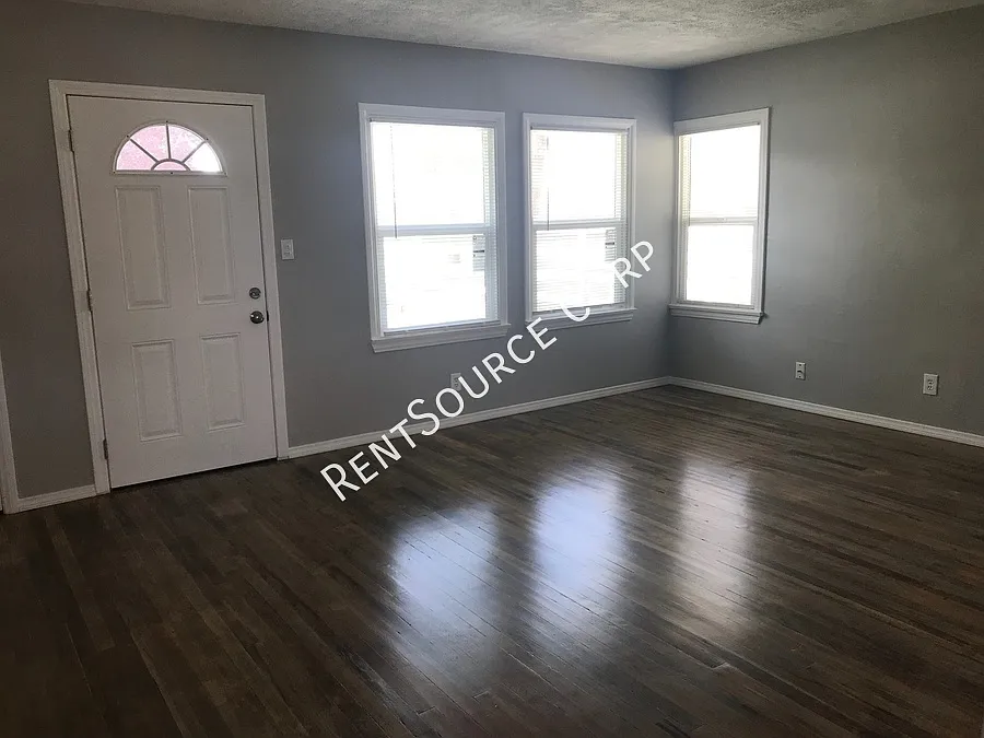 2 Bedroom 1 Bath Home in West Lancaster! — Photo 4