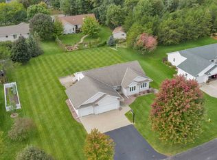 3324 Glacier Dr, Stevens Point, WI 54481
