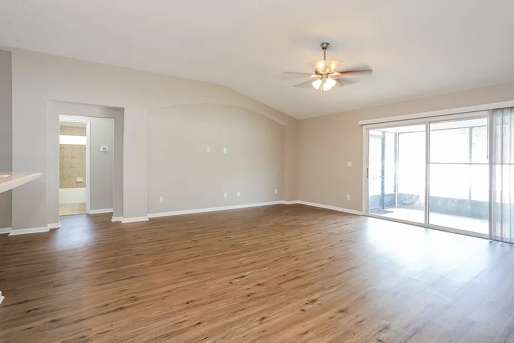 4 bed, 2.0 bath, 1958 sqft, $3,950 — Photo 3