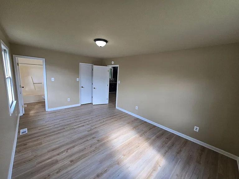 500 Floral Ave — Photo 17