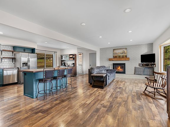 3rd image of 2673 Mossdale Dr