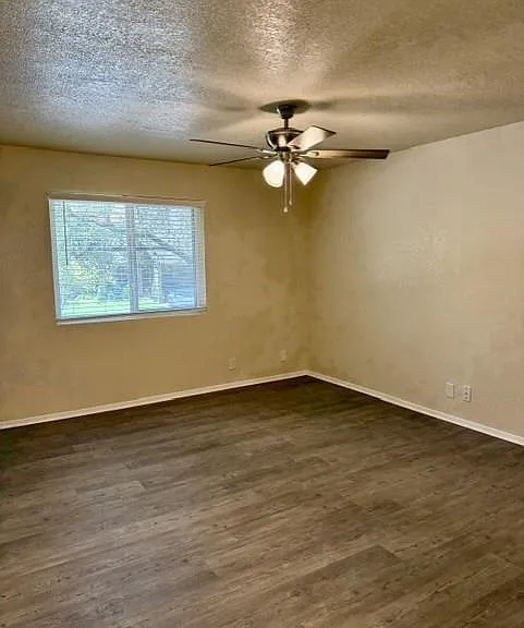 1500 Summer Creek Dr — Photo 12