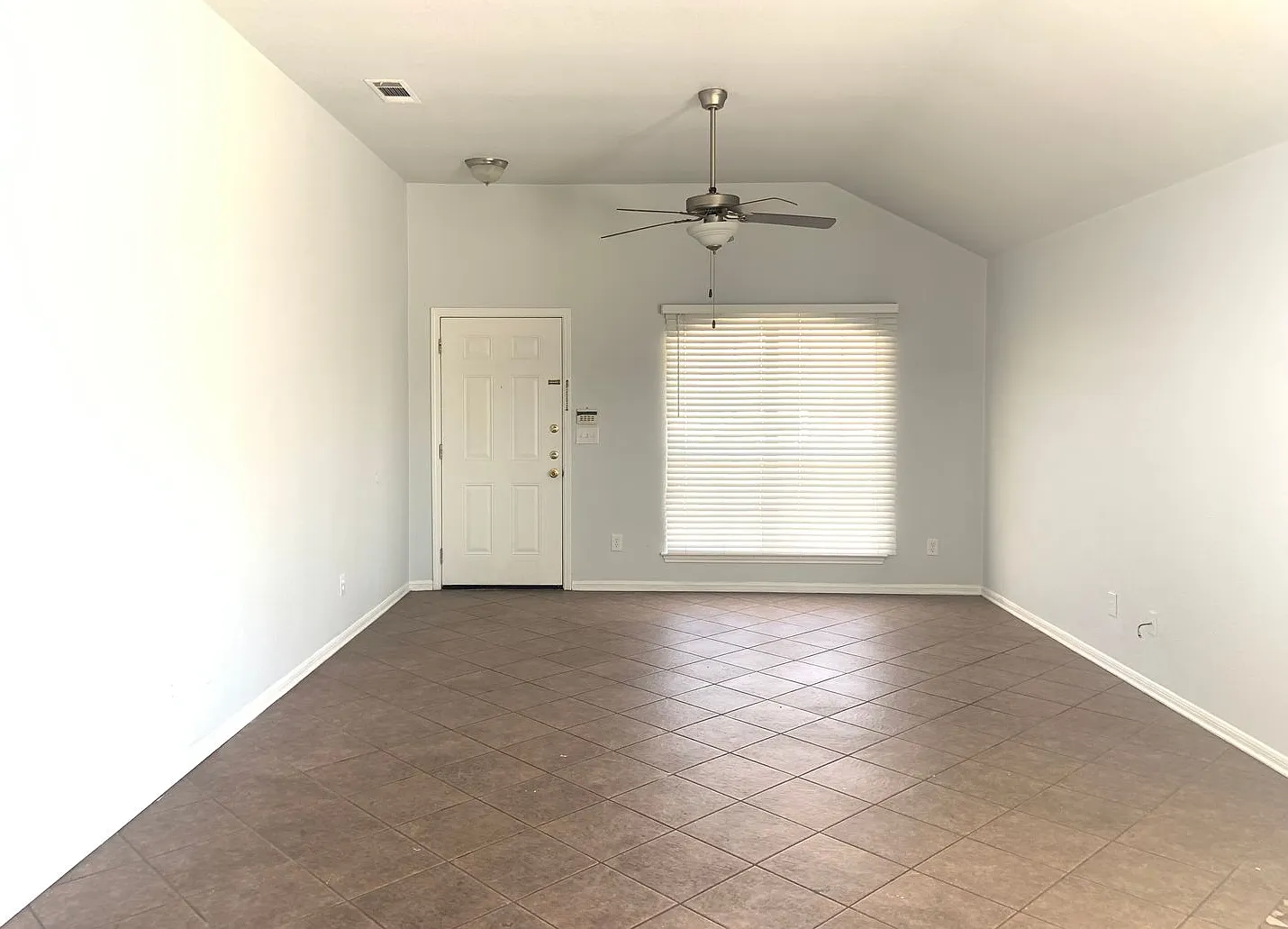 4611 Hitchrock Drive — Photo 3