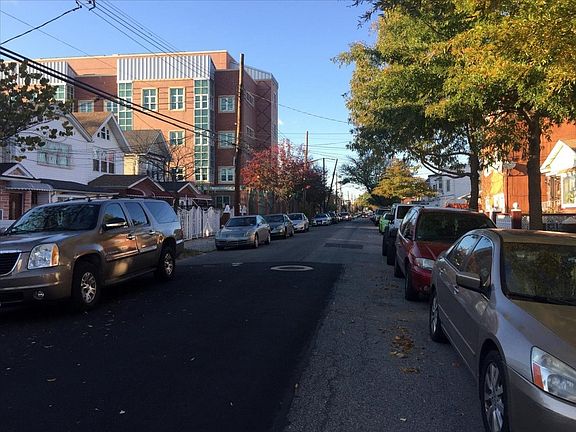 4th image of 10156 125th St