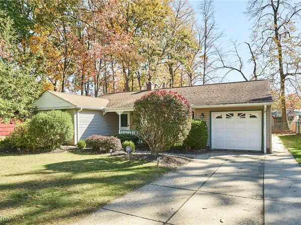 6413 Alderwood Rd, Parma Heights, OH 44130