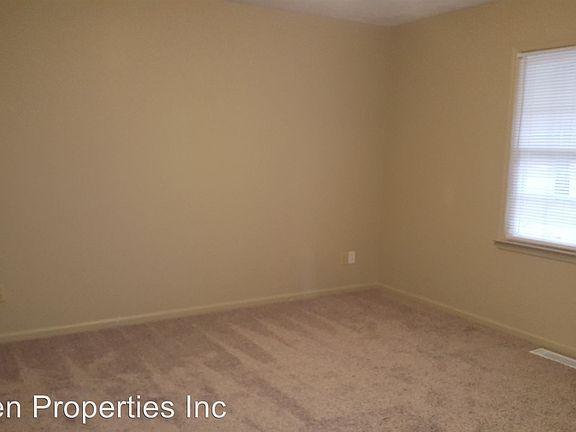5th image of 410 Hawthorne St