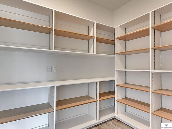 5th image of 20708 Hartman Ave