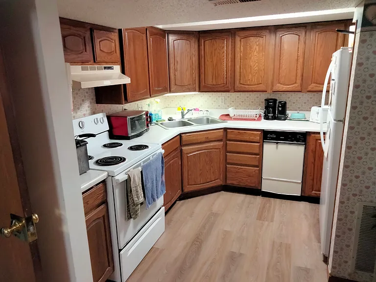 311 S Jessica Ave — Photo 5