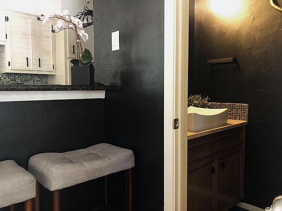 5th image of 5604 Woodrow Ave APT 2