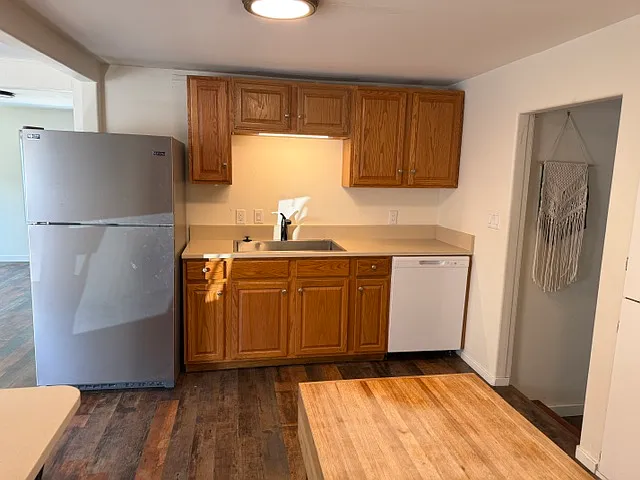 1 bed, 1000 sqft, $1,950 — Photo 3
