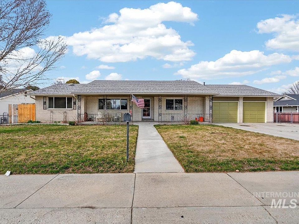 1st image of 1933 N Blossom Pl