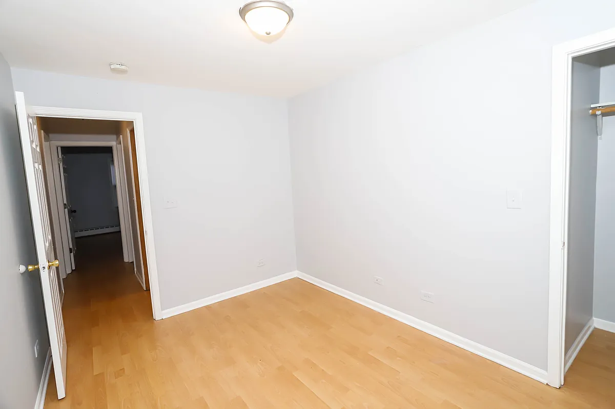 Building Photo - 2700 Jackson Ave #2