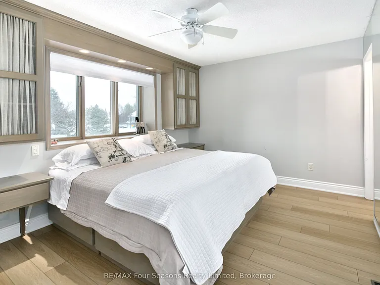 104 Lauries Ct — Photo 8