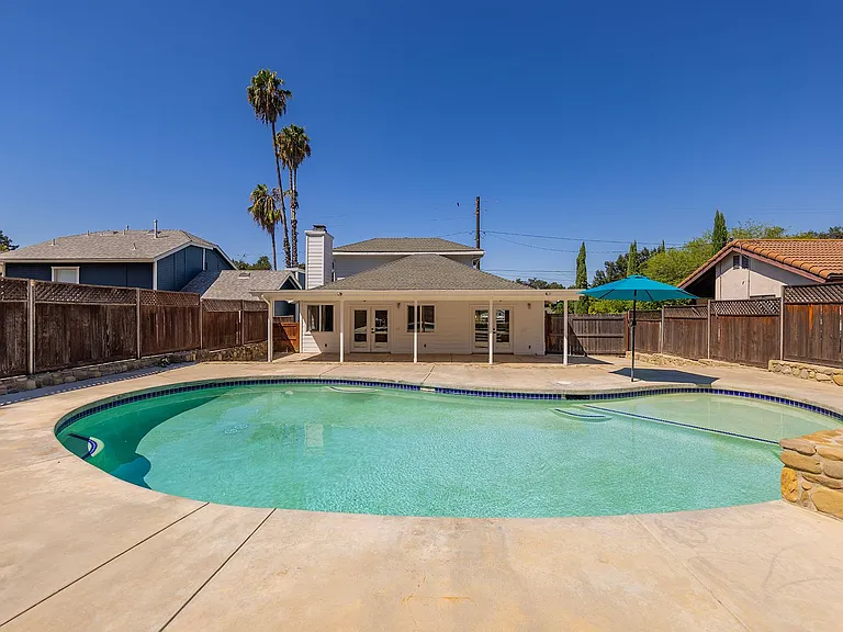 304 El Conejo Dr — Photo 20