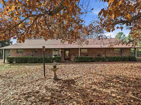 706 S Green Acres Dr, Yale, OK 74085