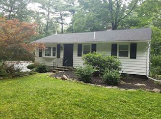 19 Clarke Rd, Sturbridge, MA 01566