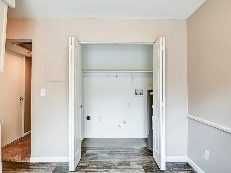 Fox Hunt Apartments — Photo 39