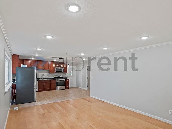 5th image of 9 La Salle Ave