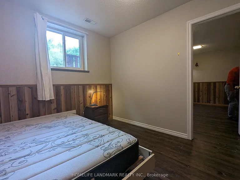 195 Carter Ave #LOWER — Photo 10
