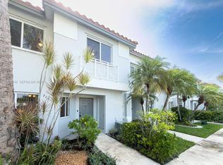 20811 NW 3rd Ln, Hollywood, FL 33029